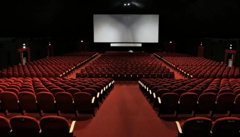Casi todos los cines del mundo cerraron y la taquilla se desmorona con cifras catastróficas