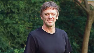 Federico D'Elia reveló secretos de Los Simuladores a cambio de que sus seguidores se queden en sus casas Federico D'Elia reveló secretos de Los Simuladores a cambio de que sus seguidores se queden en sus casas