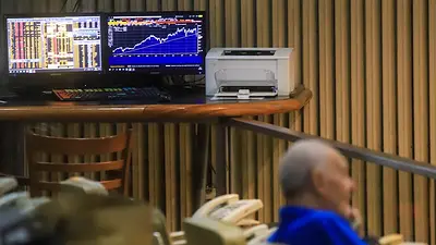 Bajó el riesgo país y subieron acciones argentinas en Wall Street Bajó el riesgo país y subieron acciones argentinas en Wall Street