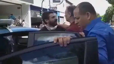 Detienen a Juan Grabois en medio de una movilización para pedir justicia por Beatriz Mechato Flores Detienen a Juan Grabois en medio de una movilización para pedir justicia por Beatriz Mechato Flores