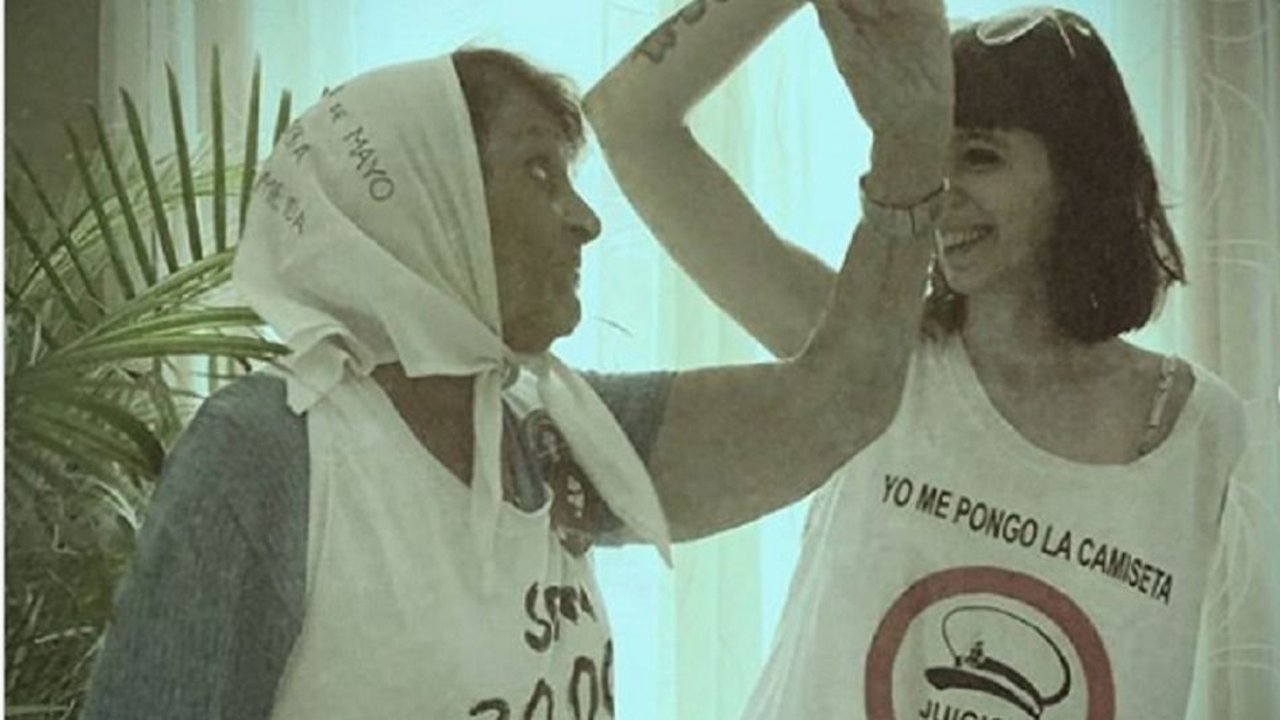 La foto de Florencia Kirchner y su hija por el Día de la Memoria