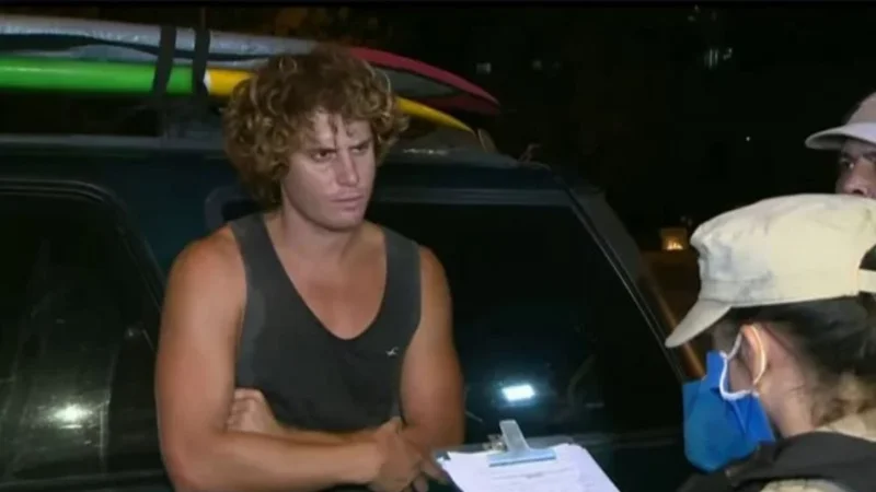 El surfer que se escapó de la cuarentena obligatoria viajó a Ostende