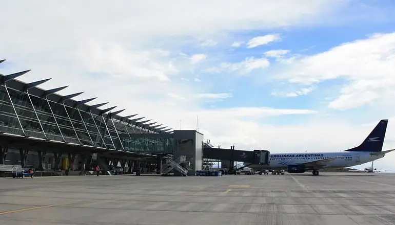 Por el coronavirus, desactivan 30 aeropuertos con poco tránsito
