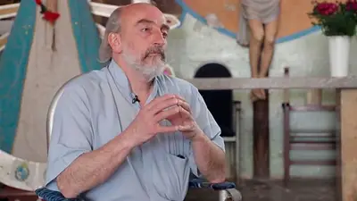 La policía de la Ciudad intentó hacer contravención al padre Toto: "Es clasista" La policía de la Ciudad intentó hacer contravención al padre Toto: "Es clasista"