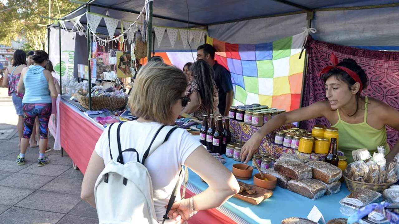 Avanzan proyectos para asistir a la economía popular en la Ciudad