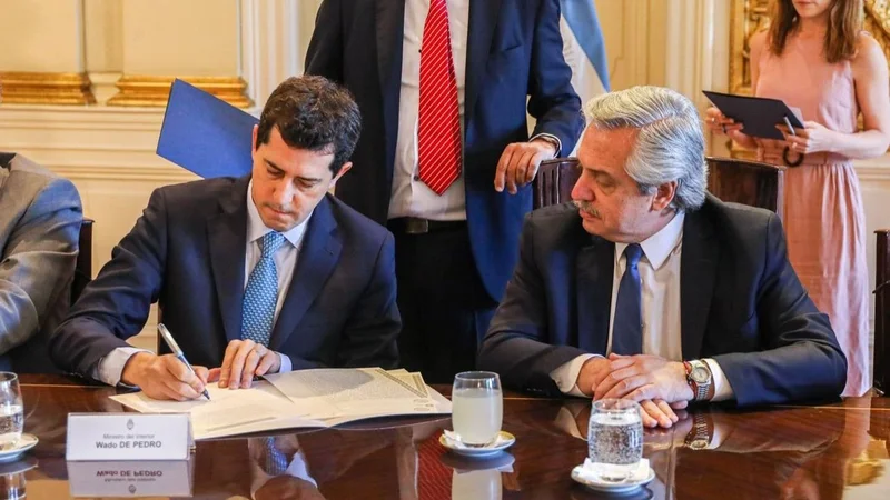 Wado de Pedro desmintió a Clarín y negó que hayan pedido la renuncia de Berni