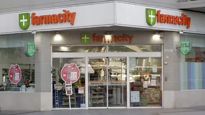 Investigan a Farmacity por acumulación de alcohol en gel Investigan a Farmacity por acumulación de alcohol en gel