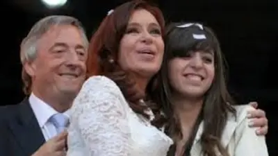 Florencia Kirchner publicó una foto exclusiva de Néstor Kirchner y le dedicó un emotivo recuerdo Florencia Kirchner publicó una foto exclusiva de Néstor Kirchner y le dedicó un emotivo recuerdo