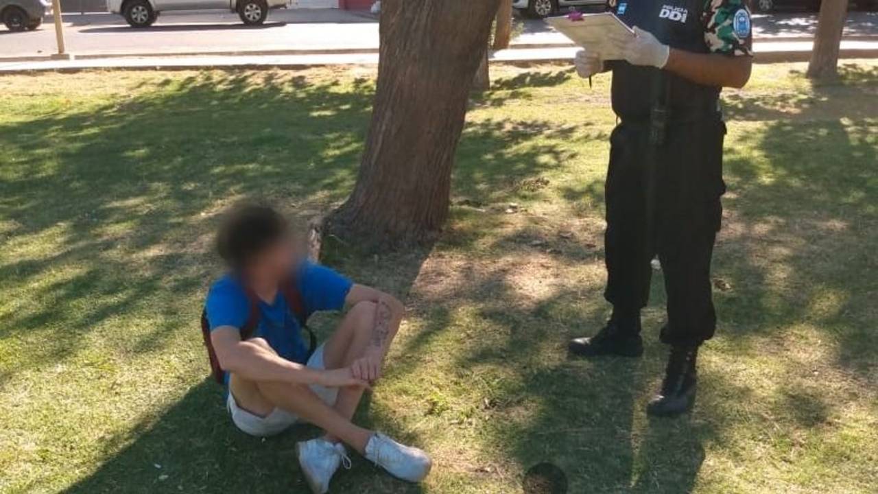 Violó la cuarentena para usar wifi público y ver películas: "Estaba aburrido"