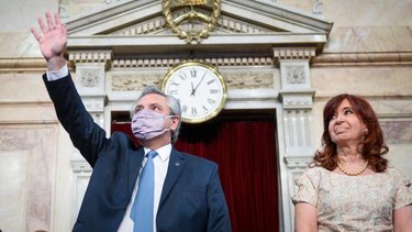 Alberto contra la oposición por vacunas: "Decían que era veneno"