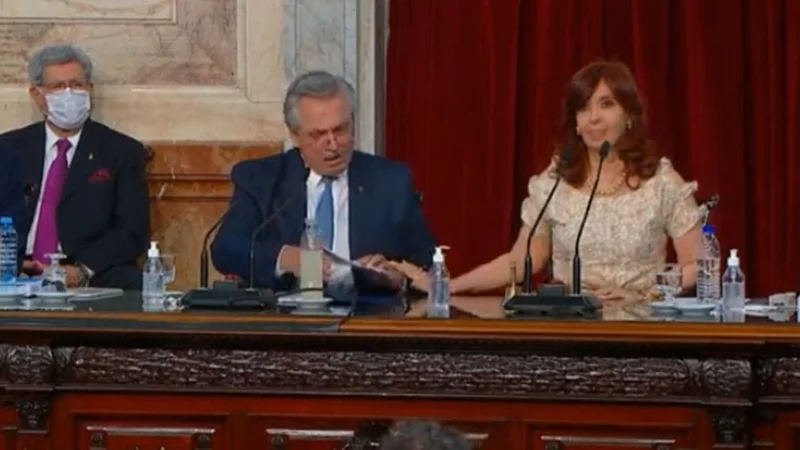 El gesto de Cristina para calmar a Alberto Fernández que pasó inadvertido