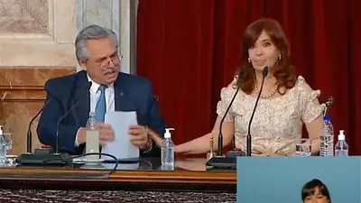 Los memes por el gesto de Cristina en el Congreso: "Basta, Alberto" Los memes por el gesto de Cristina en el Congreso: "Basta, Alberto"