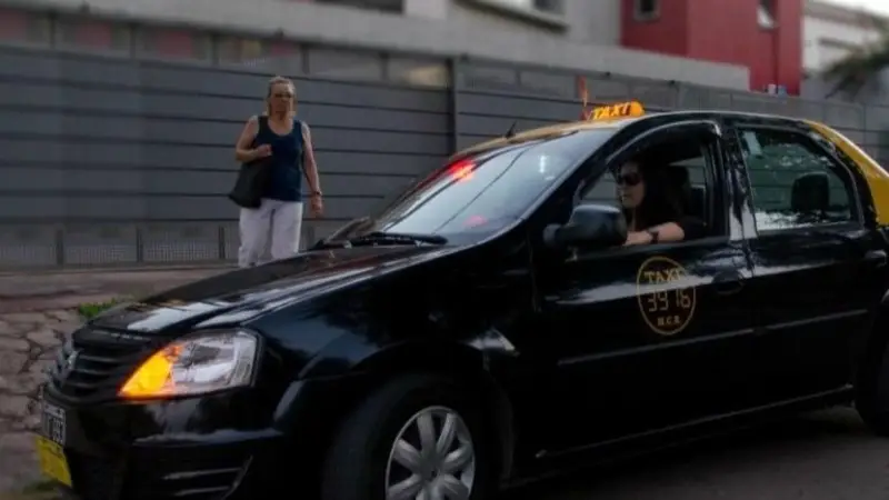 ¿Por qué faltan taxis en CABA?