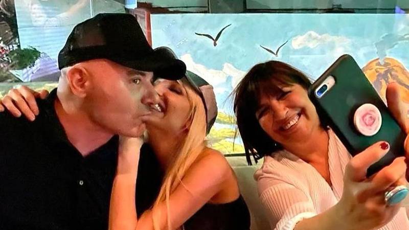 Bomba en MasterChef Celebrity: Vicky Xipolitakis y Germán Martitegui se mostraron juntos en el cumpleaños de Donato de Santis Bomba en MasterChef Celebrity: Vicky Xipolitakis y Germán Martitegui se mostraron juntos en el cumpleaños de Donato de Santis