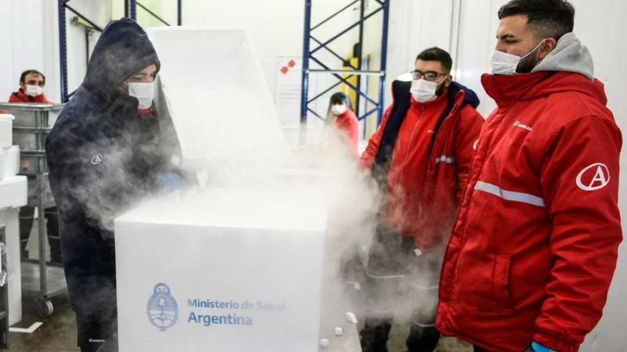 Salud comenzó con la distribución de casi 400 mil nuevas dosis de vacunas en el país