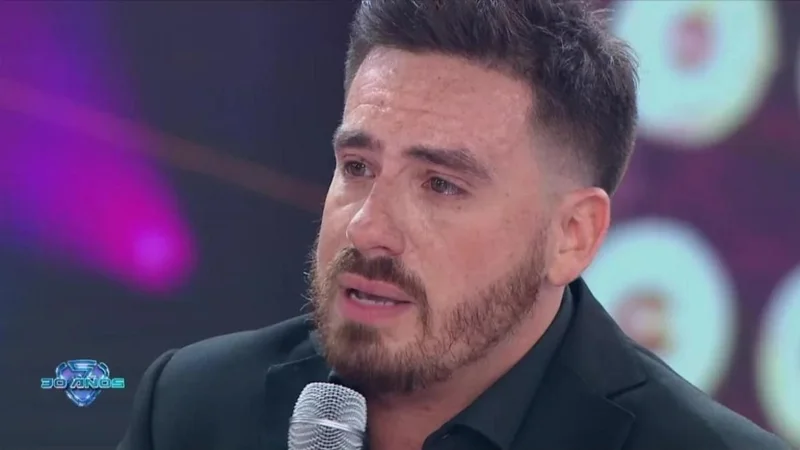 Fede Bal triste y llorando