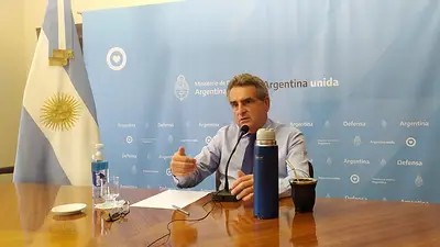 Agustín Rossi aseguró que "se necesita que los contagios bajen más" Agustín Rossi aseguró que "se necesita que los contagios bajen más"