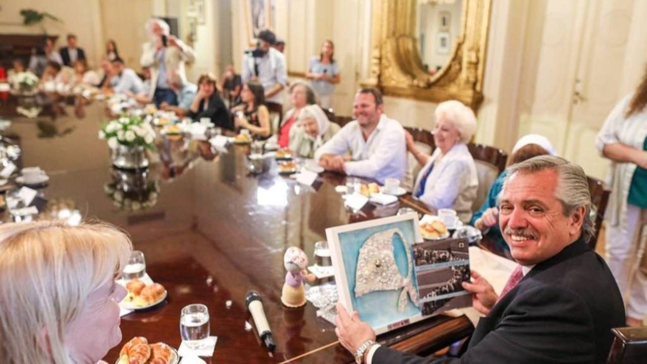 Derechos Humanos- Abuelas de Plaza de Mayo