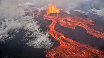 Erupción en Islandia: las impactantes imágenes de los ríos de lava Erupción en Islandia: las impactantes imágenes de los ríos de lava