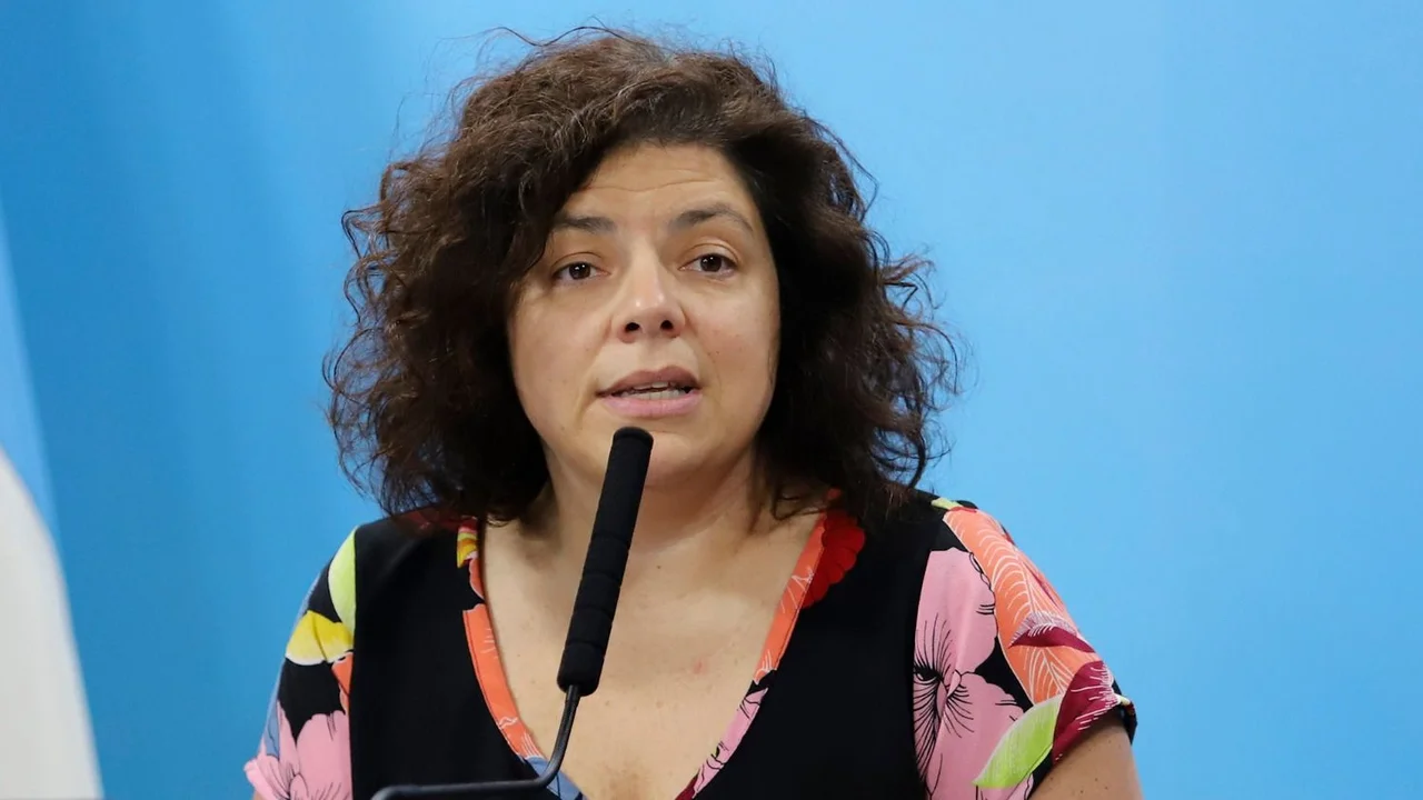 Covid: Cristina Pérez quiso chicanear a Carla Vizzotti y quedó en ridículo