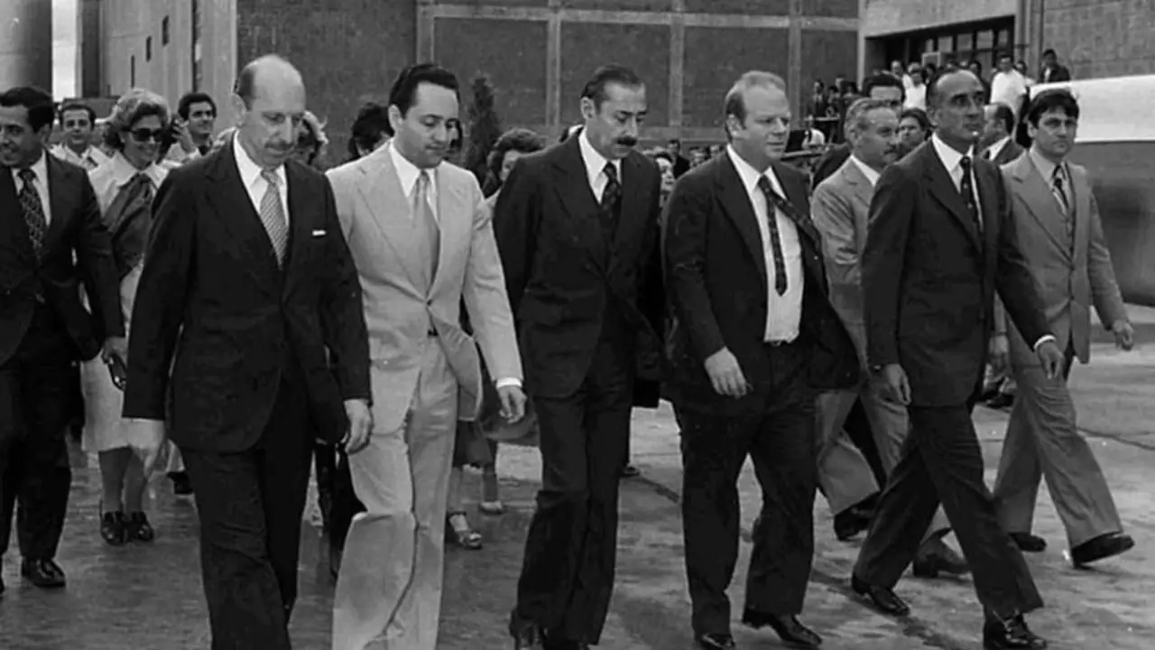 Jorge Rafael Videla, Héctor Magnetto y Bartolomé Mitre. 