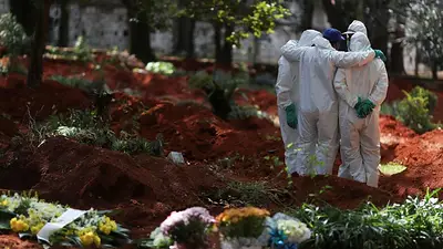 Nuevo récord en Brasil: 3.780 muertes por coronavirus en un día exponen la catástrofe sanitaria Nuevo récord en Brasil: 3.780 muertes por coronavirus en un día exponen la catástrofe sanitaria