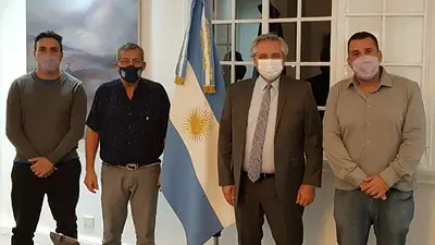 Alberto Fernández y dirigentes sociales analizaron el impacto del coronavirus en los barrios Alberto Fernández y dirigentes sociales analizaron el impacto del coronavirus en los barrios