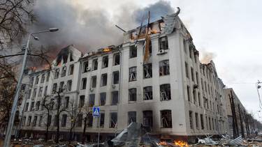 Ucrania y Rusia retoman el diálogo el jueves mientras recrudece la guerra