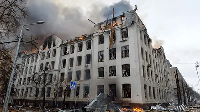 Uno de los edificios destruidos por los bombardeos rusos contra la ciudad ucraniana de Jarkov. Uno de los edificios destruidos por los bombardeos rusos contra la ciudad ucraniana de Jarkov.