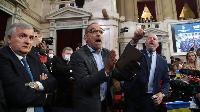 Crecen las críticas al PRO por haber abandonado el Congreso: al FdT se le suman los socios de JxC