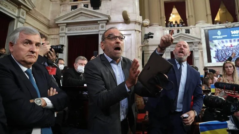 Crecen las críticas al PRO por haber abandonado el Congreso: al FdT se le suman los socios de JxC
