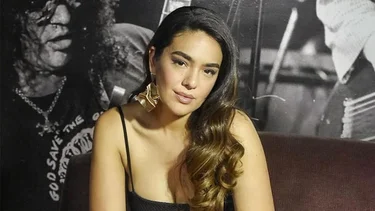 Ángela Leiva se calentó y paró un show en vivo: "Conmigo no"