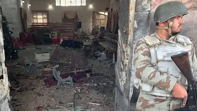 Al menos 56 muertos y casi 200 heridos en un atentado en una mezquita en Pakistán Al menos 56 muertos y casi 200 heridos en un atentado en una mezquita en Pakistán