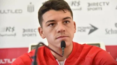 Estudiantes le rescindió el contrato a Diego García