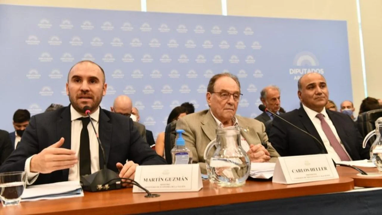 Guzmán aseguró que acuerdo con FMI contiene programa para "la recuperación y la baja de la inflación"