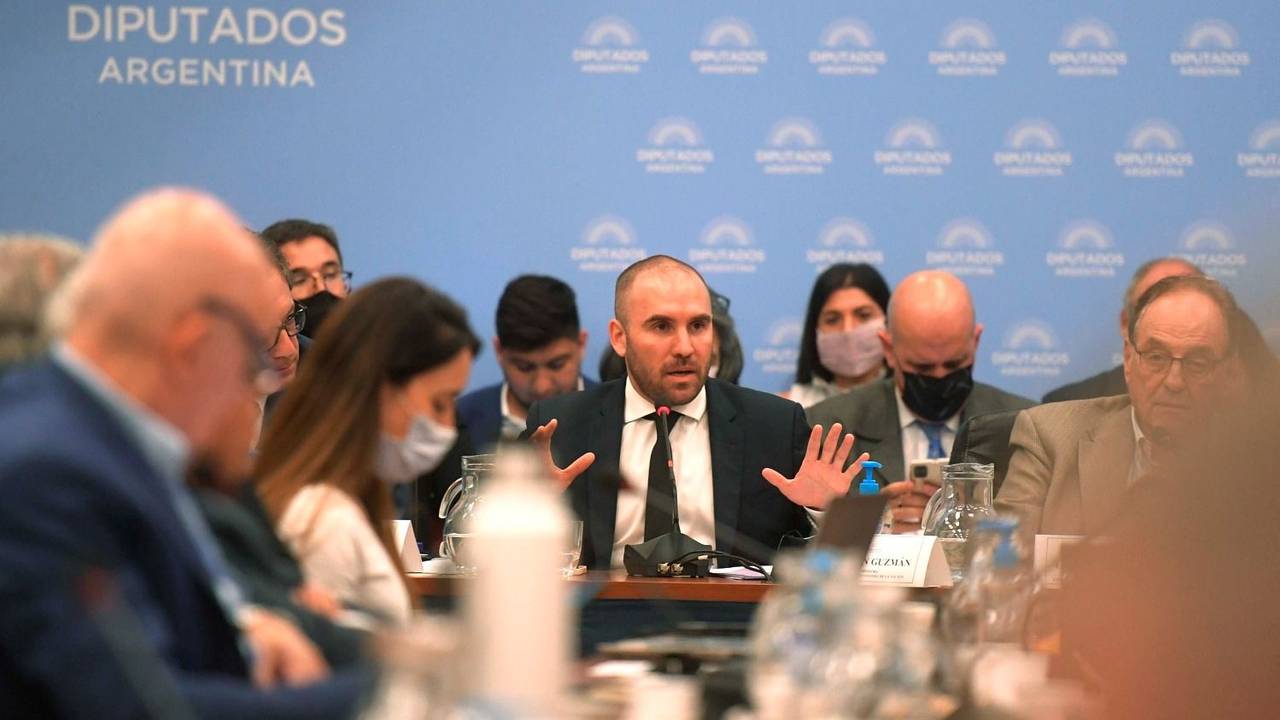 Acuerdo en el FMI: Conformidad en Gobierno luego del primer día de debate