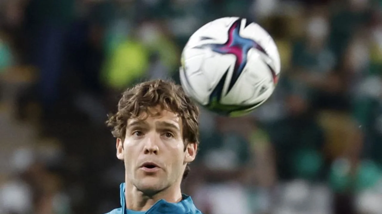 Azpilicueta y Alonso, del Chelsea, vuelven a entrenar