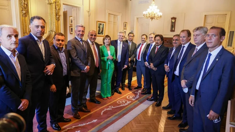 Antes de la reunión con Alberto, un gobernador pide por 25 miembros de la Corte