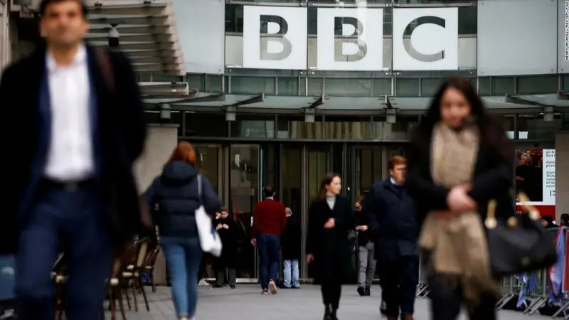 La BBC reanuda sus servicios en Rusia y The New York Times se retira del país