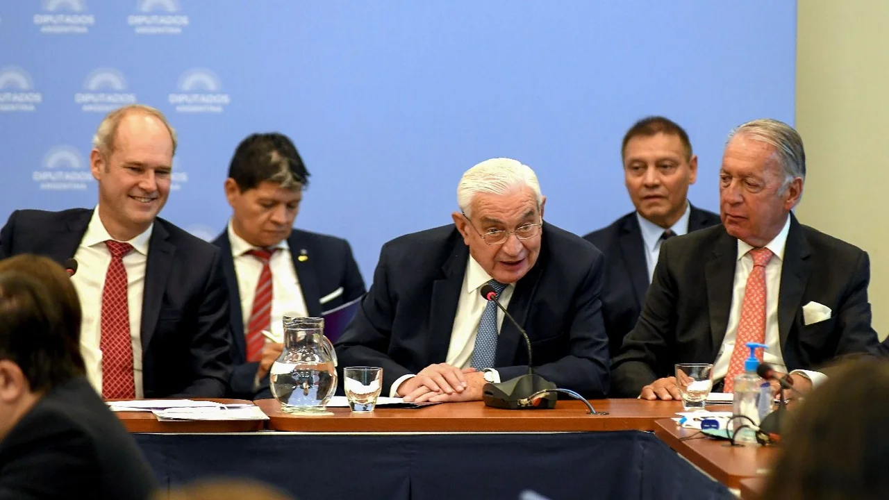 FMI: empresarios del G6 expresaron su apoyo al acuerdo y le meten presión a JxC
