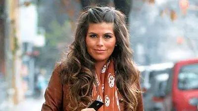 Loly Antoniale. Loly Antoniale.