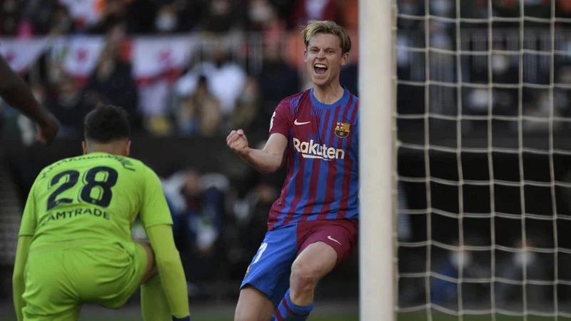 El Barça está ilusionado por ganar el título de la Europa League: De Jong