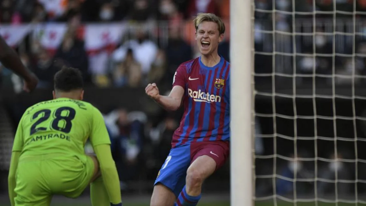 El Barça está ilusionado por ganar el título de la Europa League: De Jong