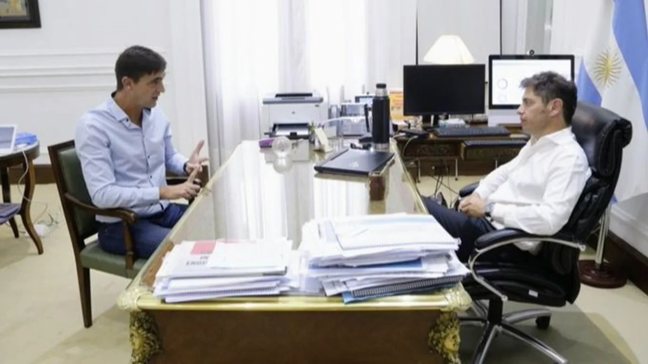 Axel Kicillof se reunió con el diputado nacional Iparraguirre para analizar obras en Tandil