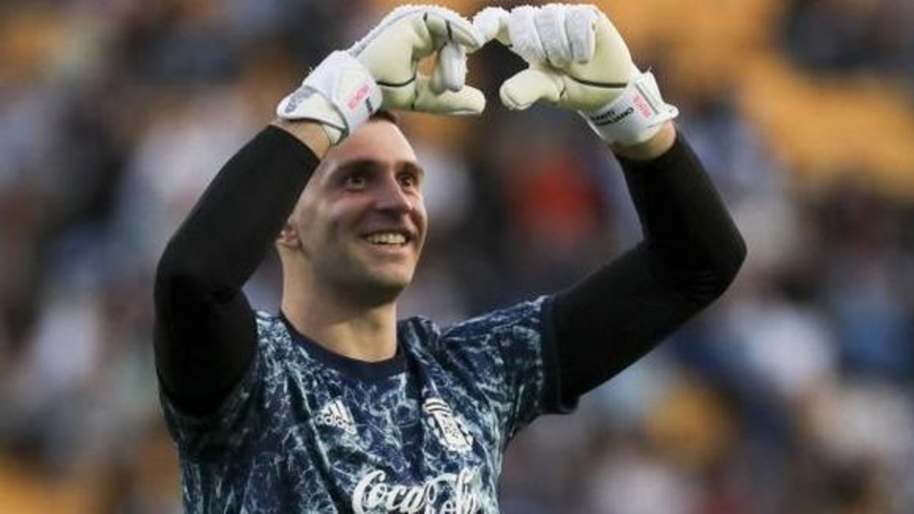 Emiliano Dibu Martínez Selección Argentina Aston Villa