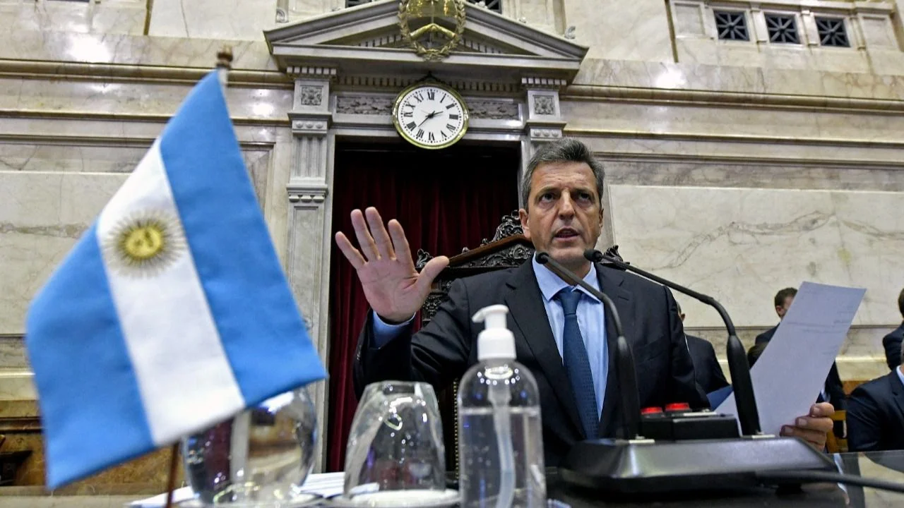 Impuesto a las Ganancias: Massa le reclamó a Guzmán elevar el mínimo no imponible