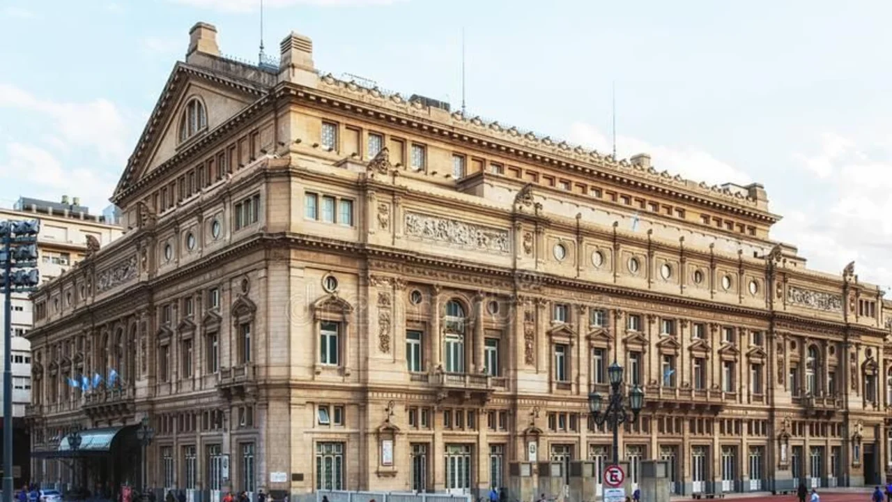 Alerta de incendio en el Teatro Colón: evacuaron a todo el personal