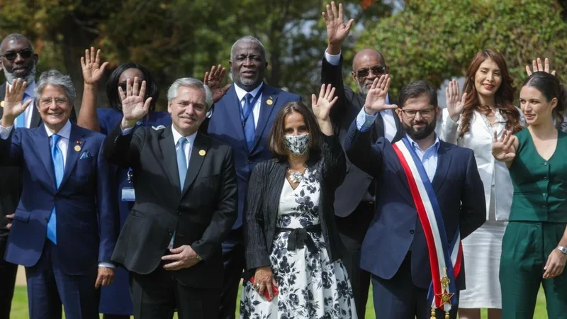 Alberto Fernández mantuvo reuniones bilaterales con presidentes de Perú y Bolivia