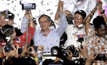 La izquierda hace historia en Colombia y es la favorita para la presidencial | Elecciones