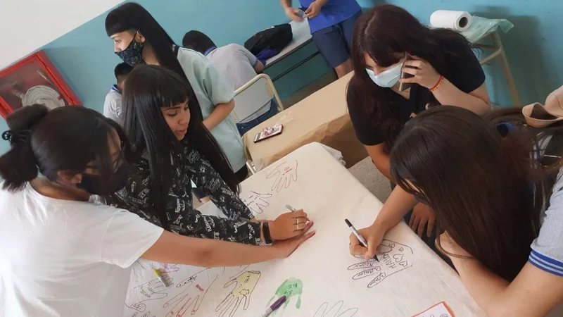 alumnos denuncian abuso sexual por parte de un profesor en Loma Hermosa